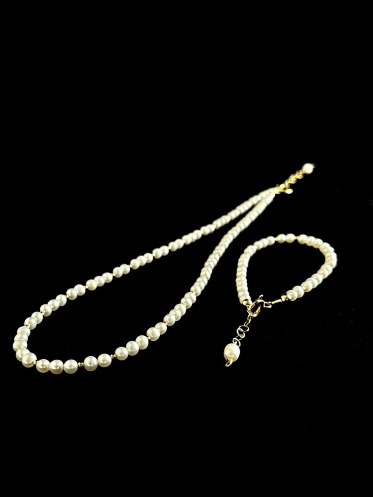 Elegant Pearl Necklace and Bracelet Set