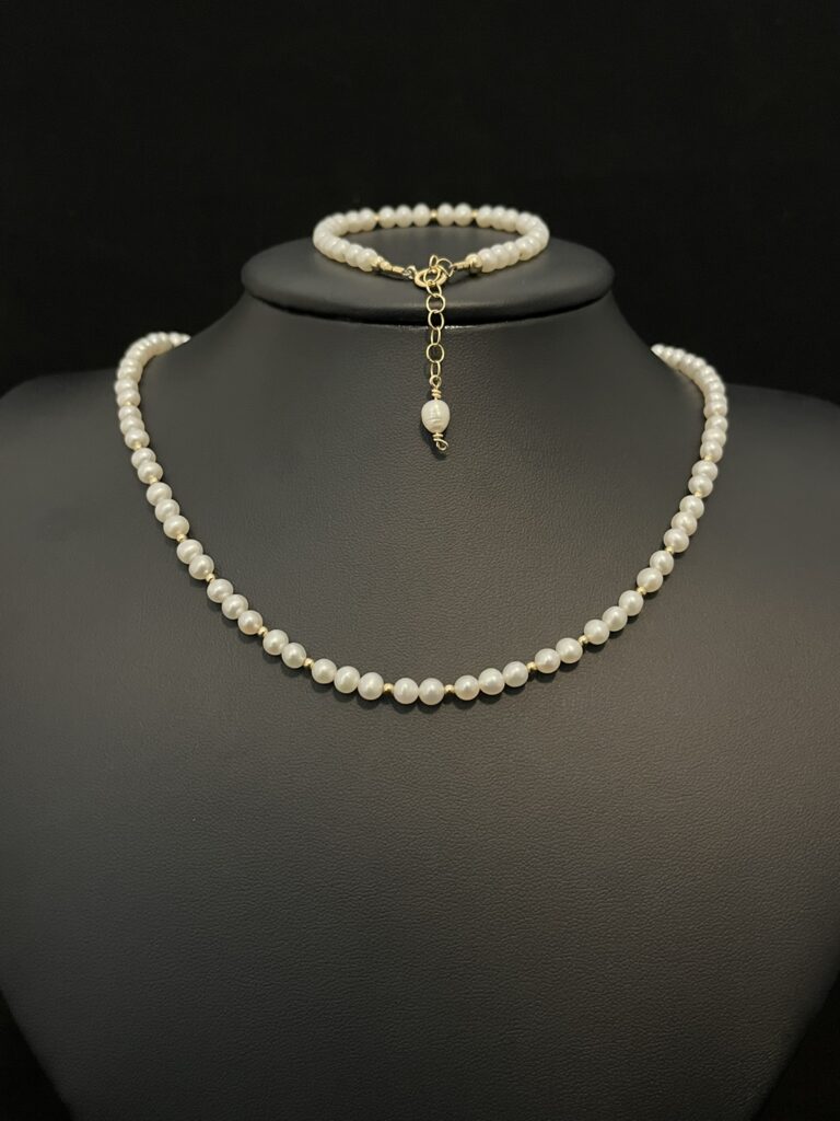 Elegant Pearl Necklace and Bracelet Set