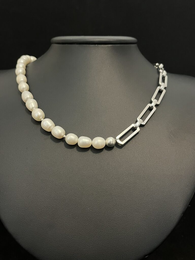 Vintage Elegance - L.A.M.V. Fusion Monet Chain