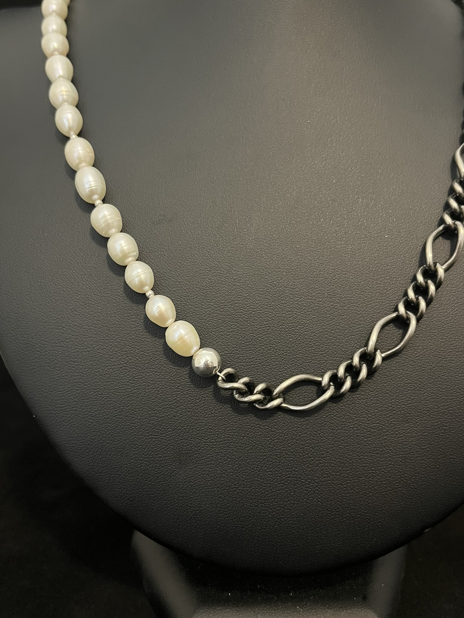 Figaro Chain with Baroque Pearls - Image 3