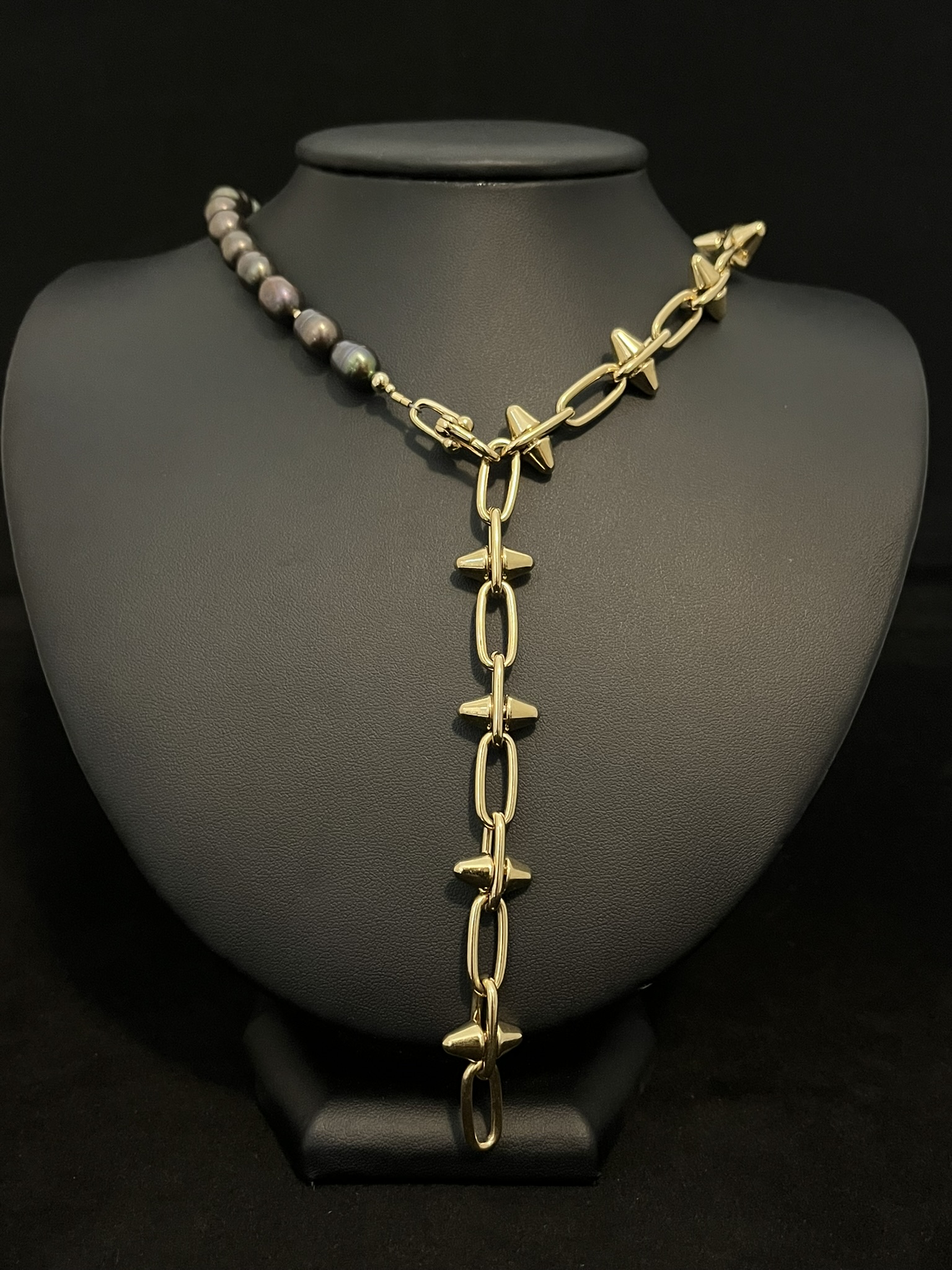 No-Nonsense Fusion with Black Pearls - Image 2
