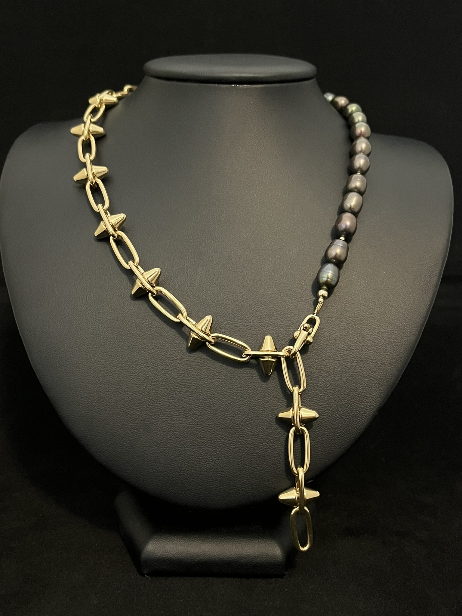 No-Nonsense Fusion with Black Pearls - Image 4