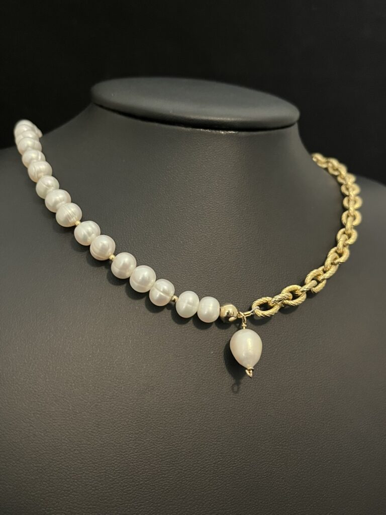 Elegant Cable Chain and Pearl Necklace