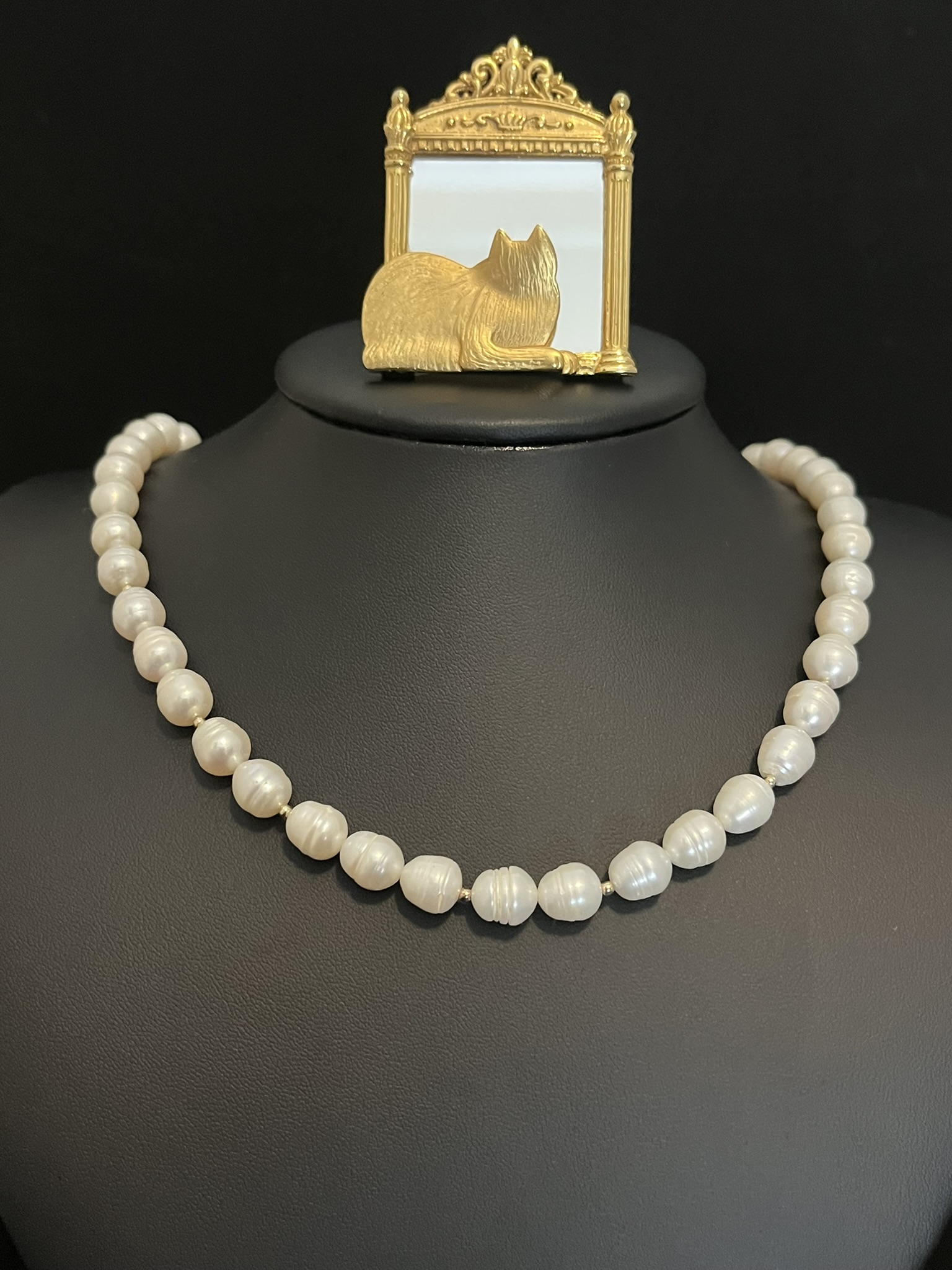 Freshwater Pearl Necklace with Vintage Cat Brooch Pendant - Image 5