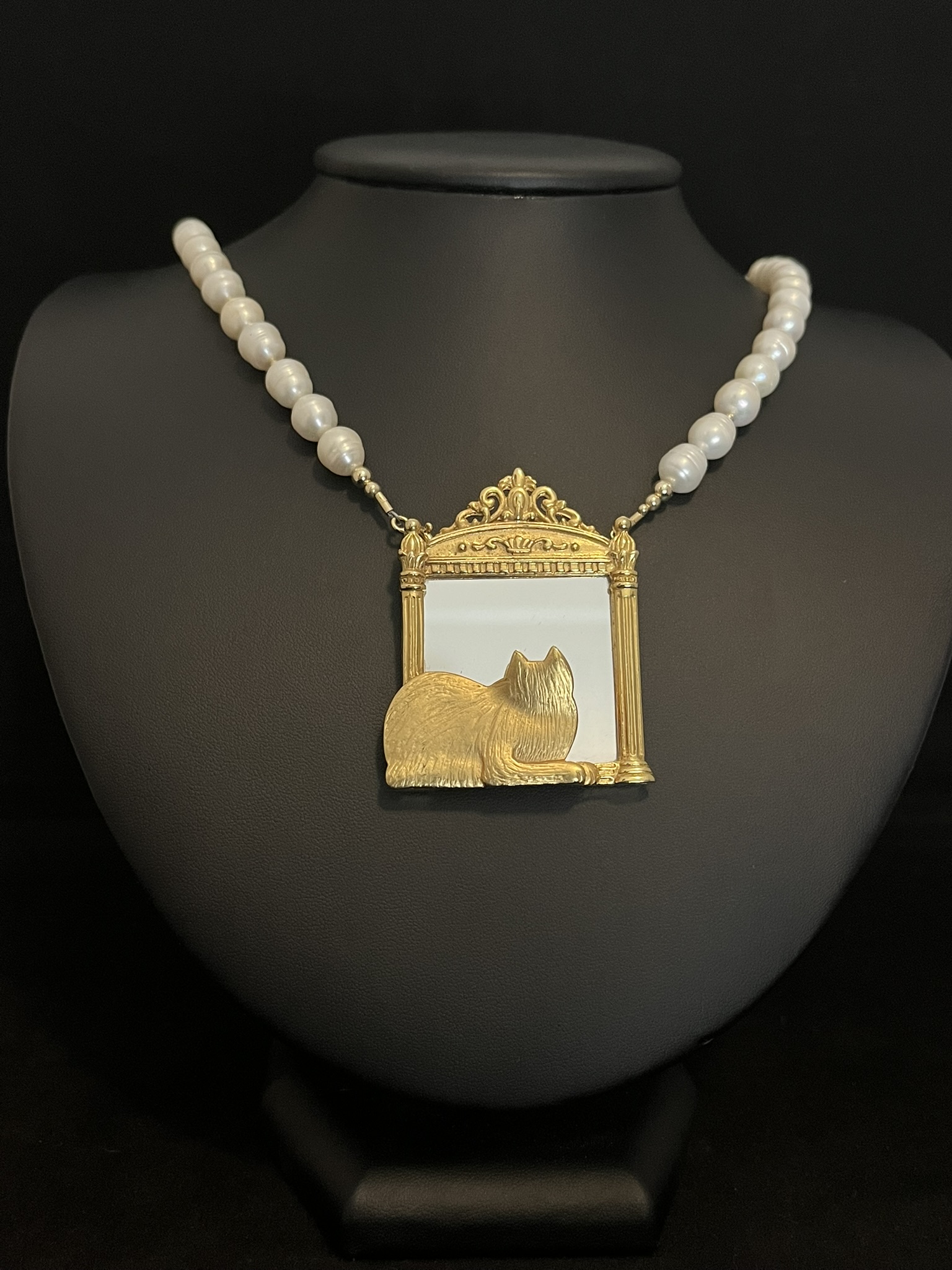 Freshwater Pearl Necklace with Vintage Cat Brooch Pendant - Image 2