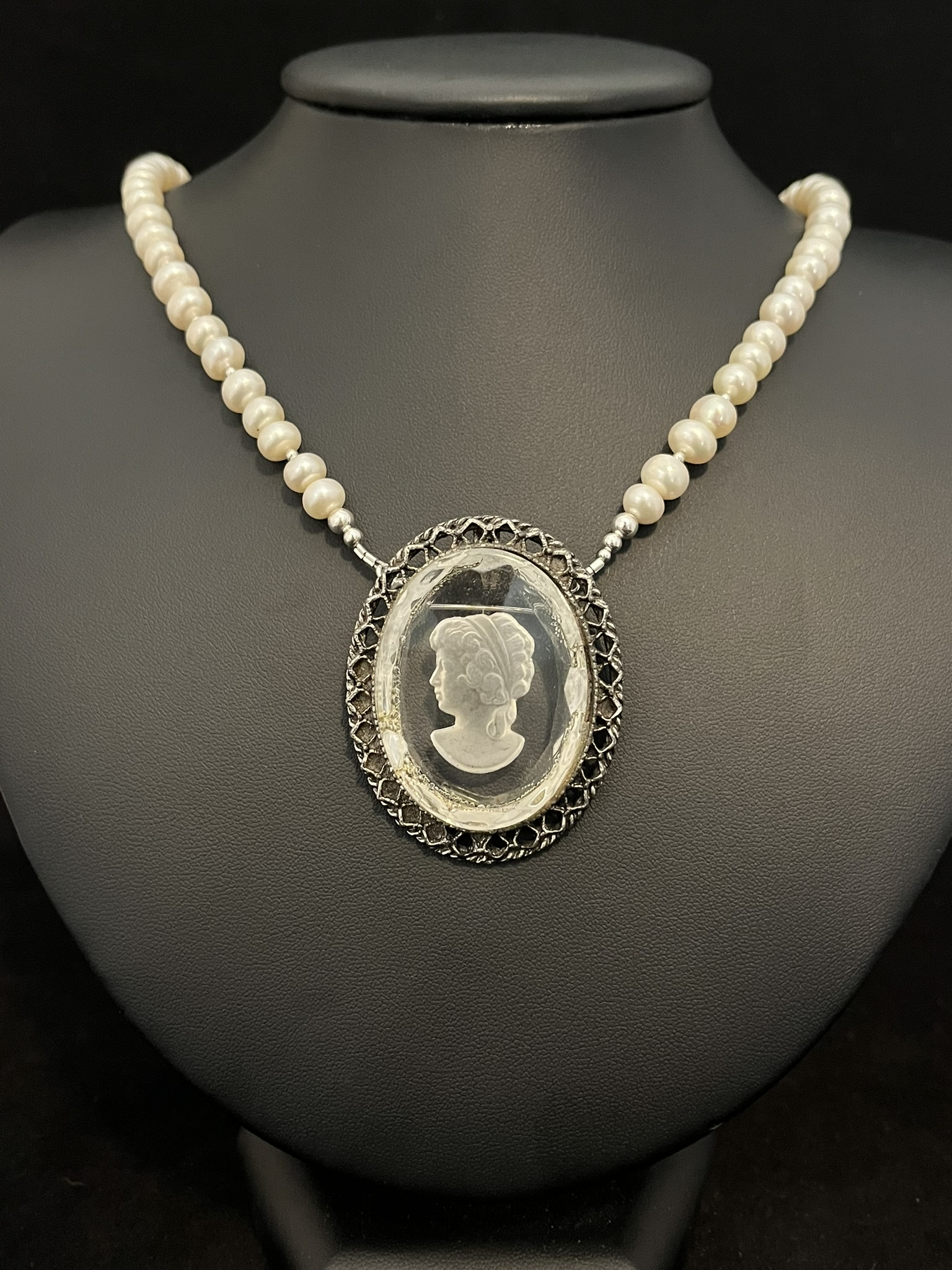 Freshwater Pearl Necklace with Vintage Cameo Pendant - Image 2