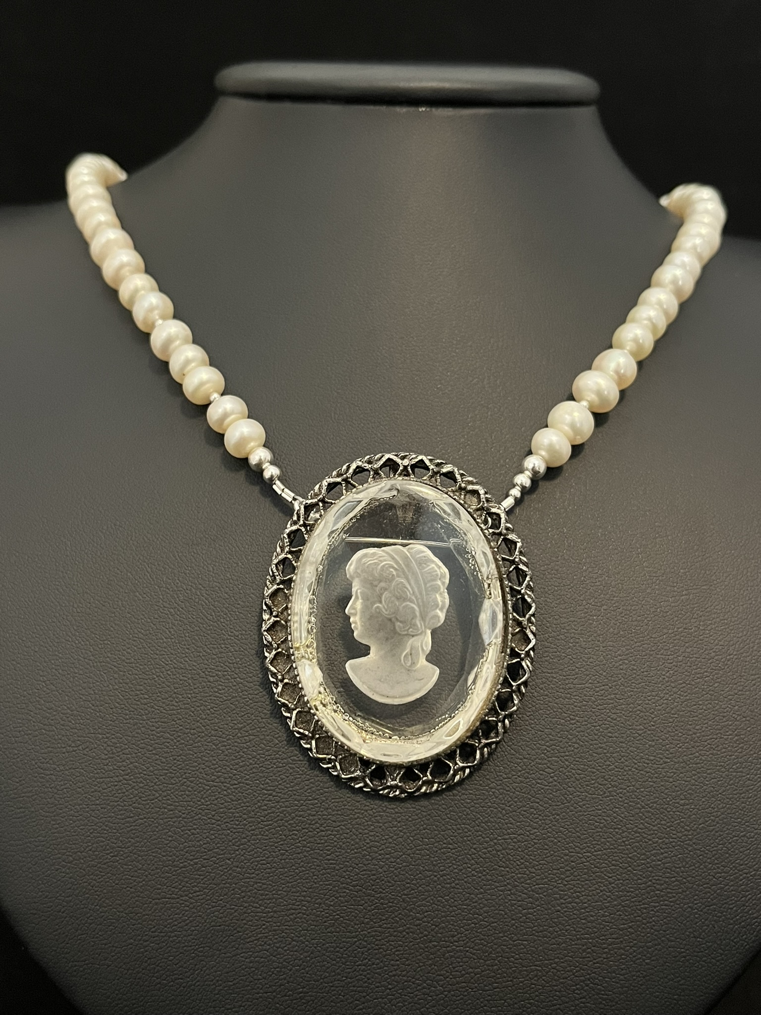 Freshwater Pearl Necklace with Vintage Cameo Pendant - Image 3