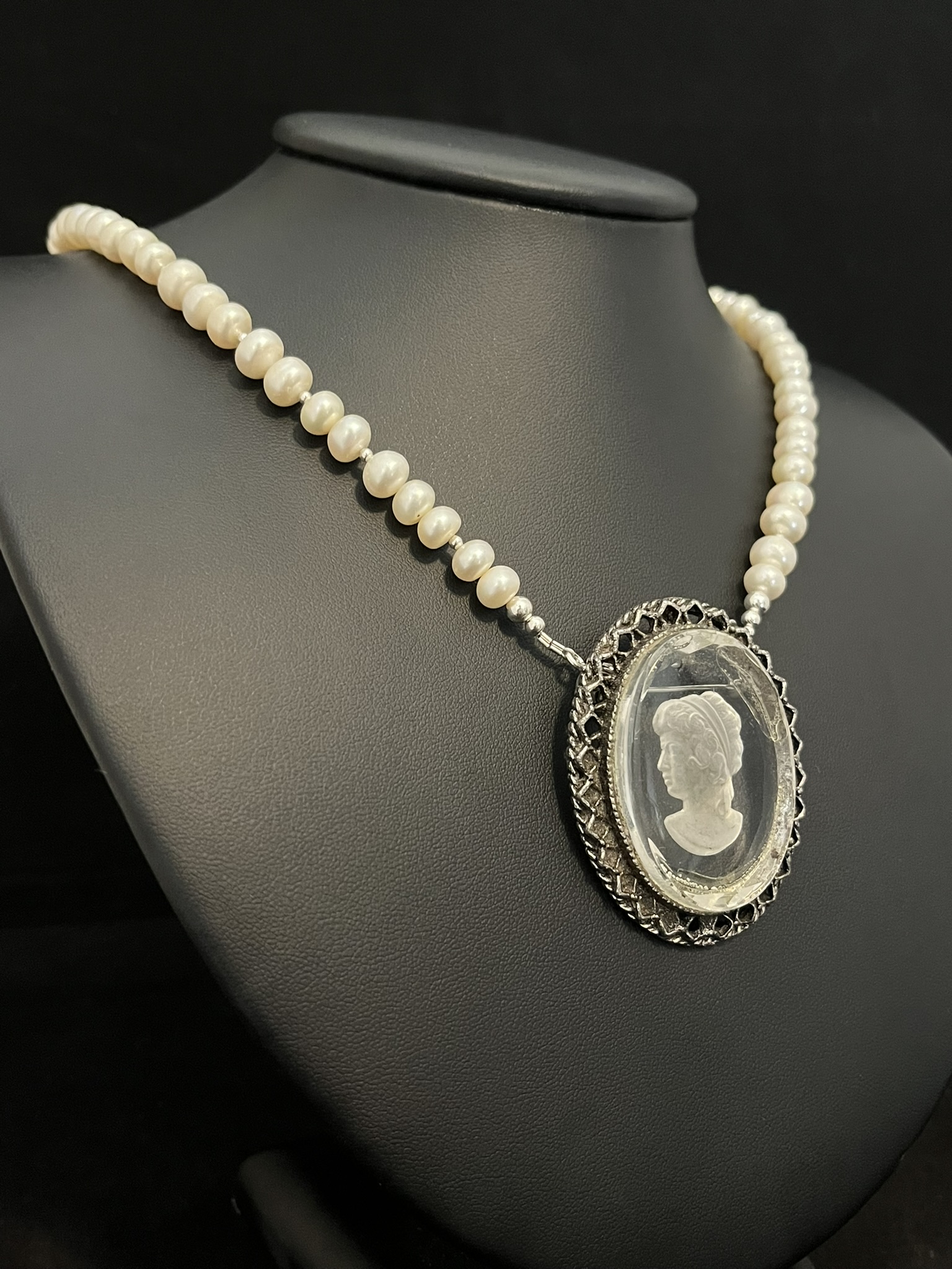 Freshwater Pearl Necklace with Vintage Cameo Pendant - Image 4