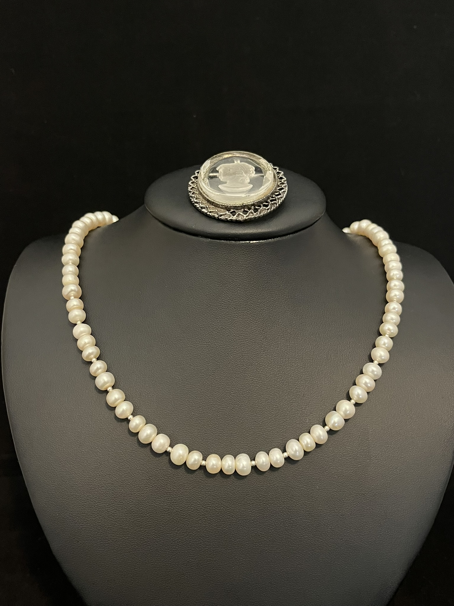 Freshwater Pearl Necklace with Vintage Cameo Pendant - Image 5